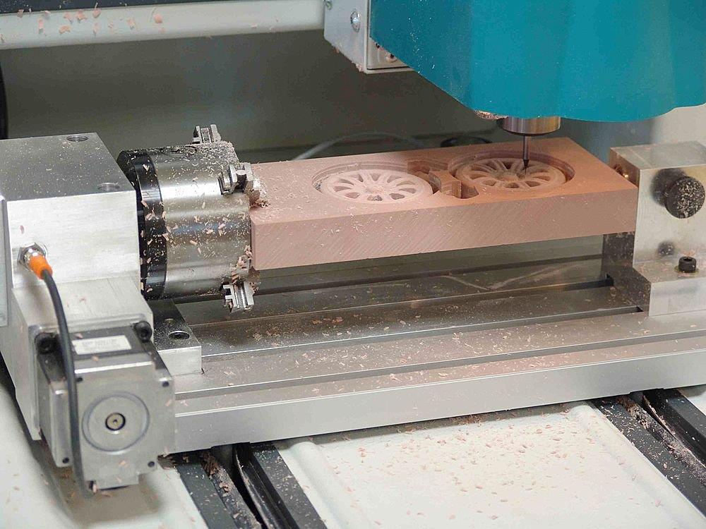 compact 3-axis cnc vertical milling machine for model making